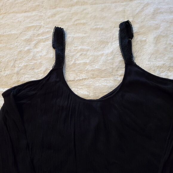 Torrid top  - Picture 5 of 6